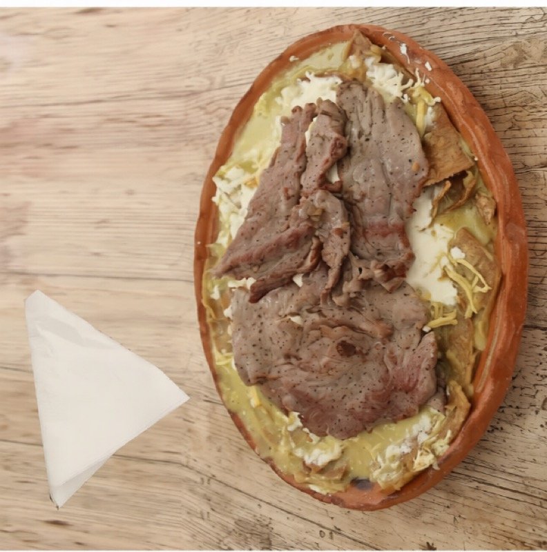 Chilaquiles con Arrachera